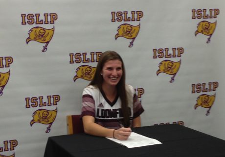 Maddie Feddersen Commits to Bloomfield College